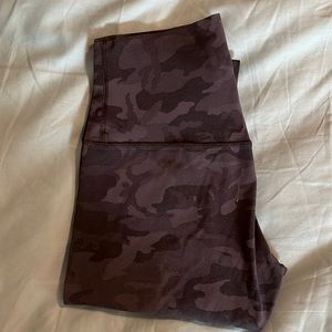 Lululemon Black Camo Align, 28”